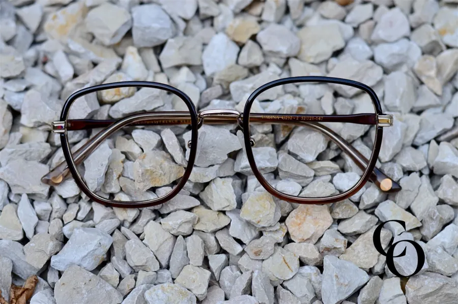 French Retro — Conquérant Opticien Épron