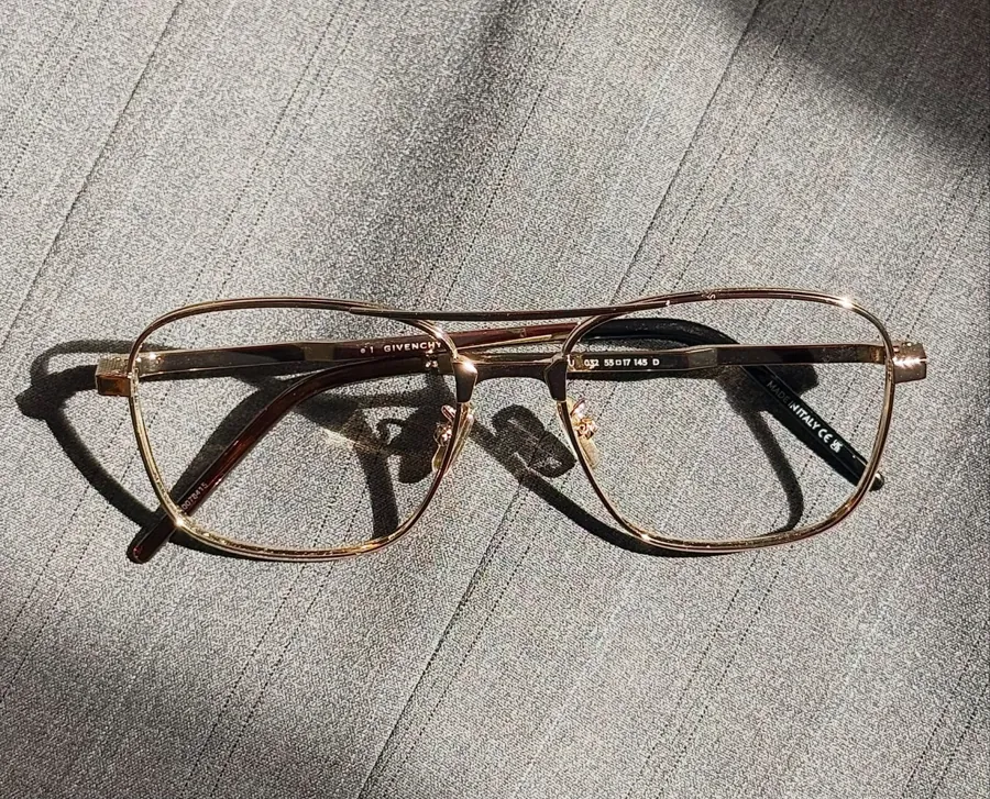 Givenchy — Conquérant Opticien Épron